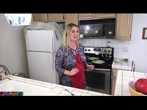 ❤️ Stepmom ga bhleoghan sa chidsin ron cheann-latha aige ❌  Bhidio fucking  leinn