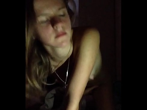 ❤️ Tha caileag a' masturbates agus cums ❌  Bhidio fucking  leinn